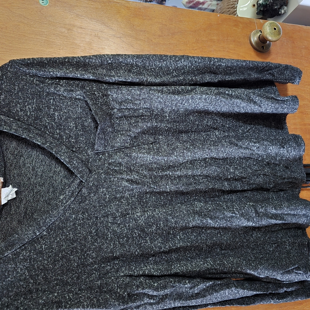 Gray V-Neck Long Sleeve Top